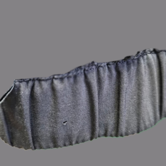 Lululemon Mesh On Mesh Pop Over Black - Picture 9 of 9